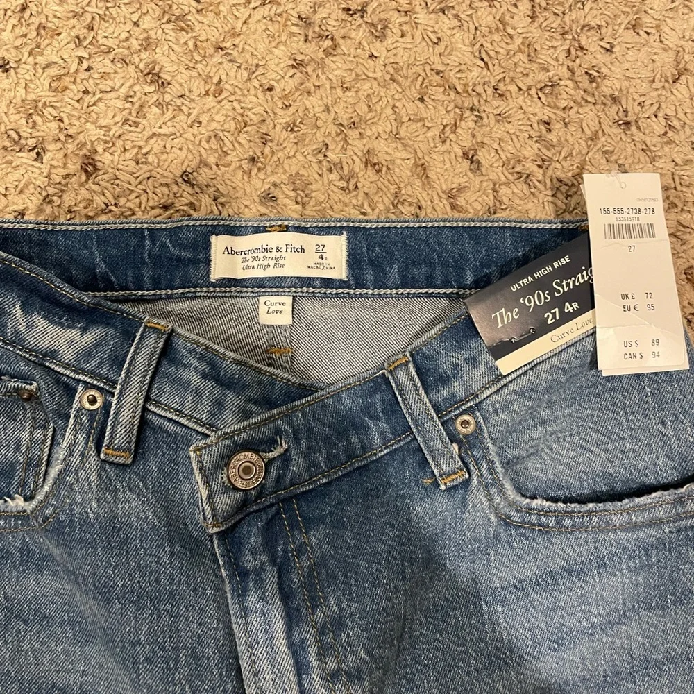 90’s Straight Leg Jeans - Picture 3 of 3